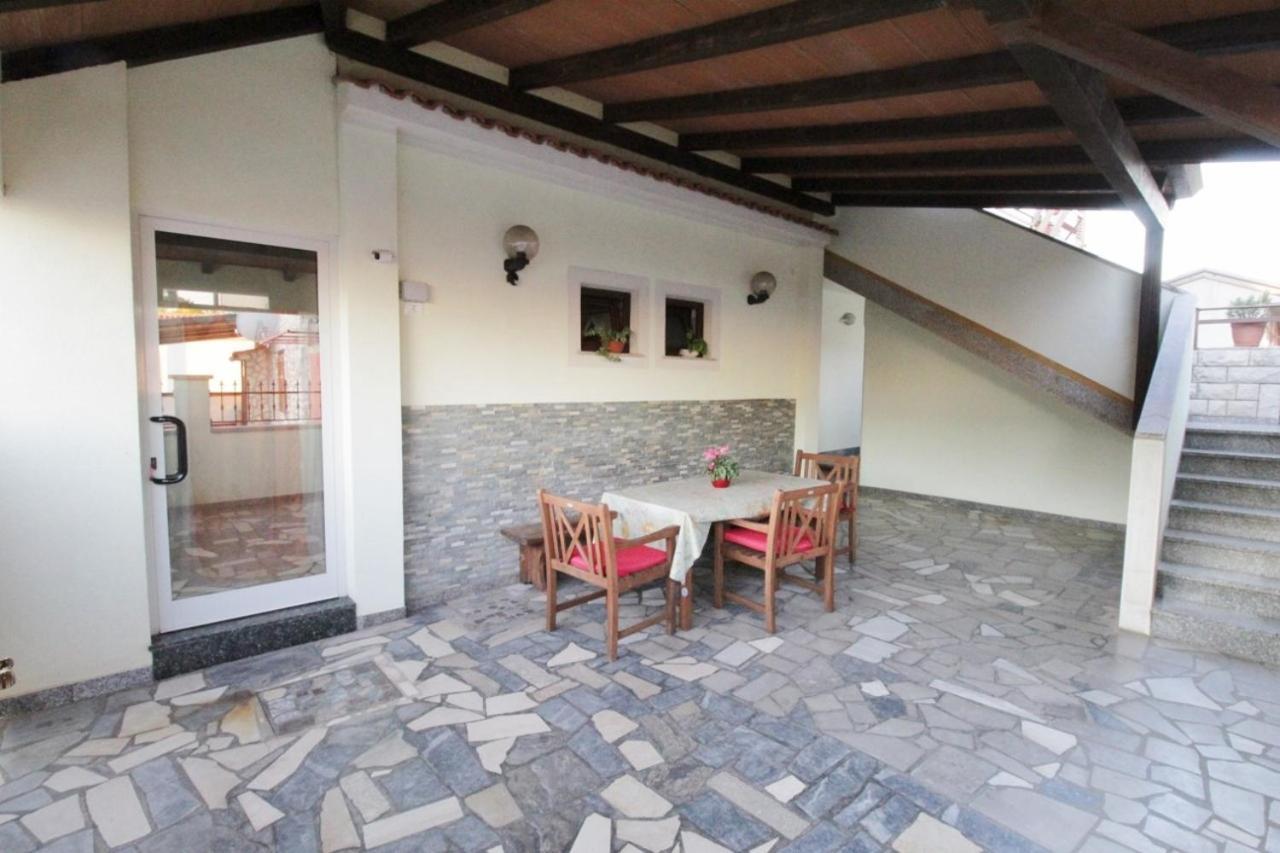 Apartments Zambratija With Sea View Kültér fotó