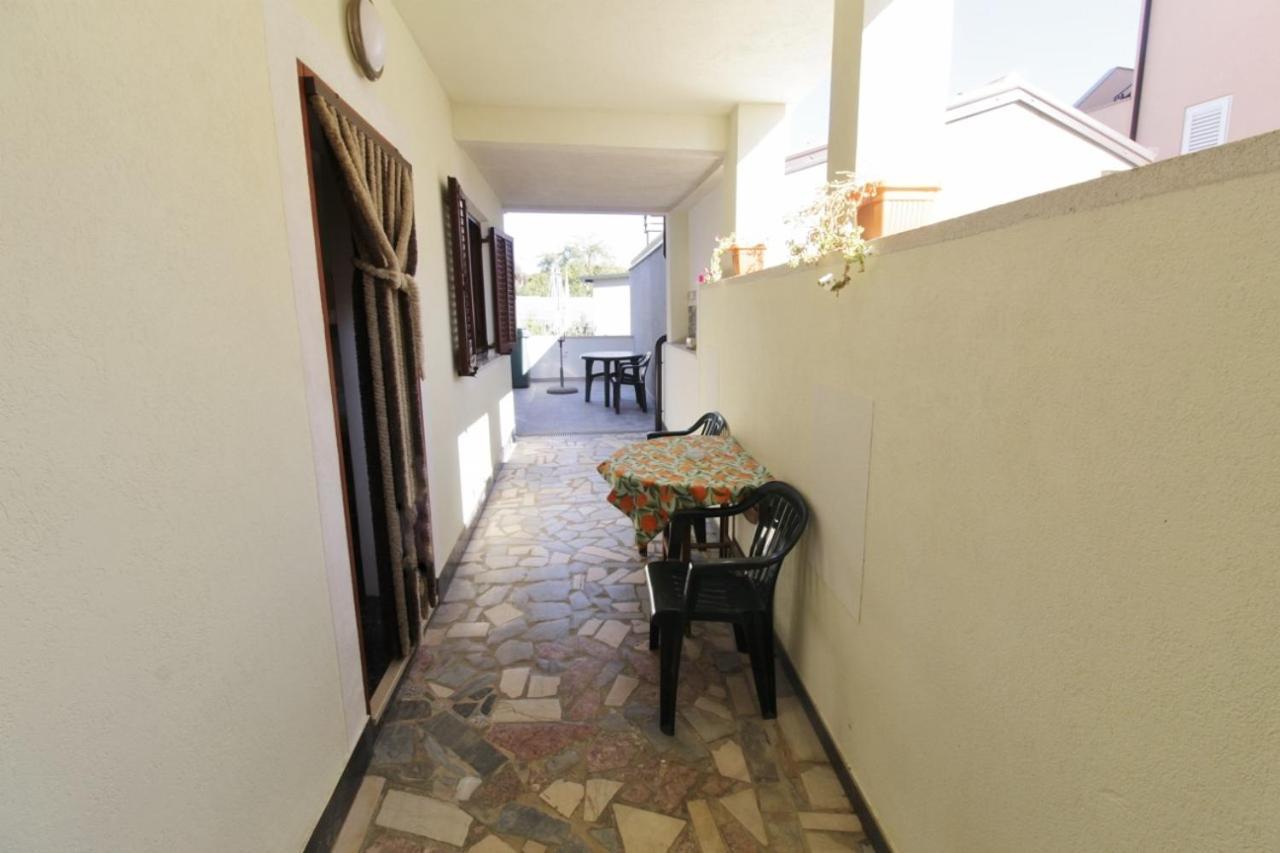 Apartments Zambratija With Sea View Kültér fotó