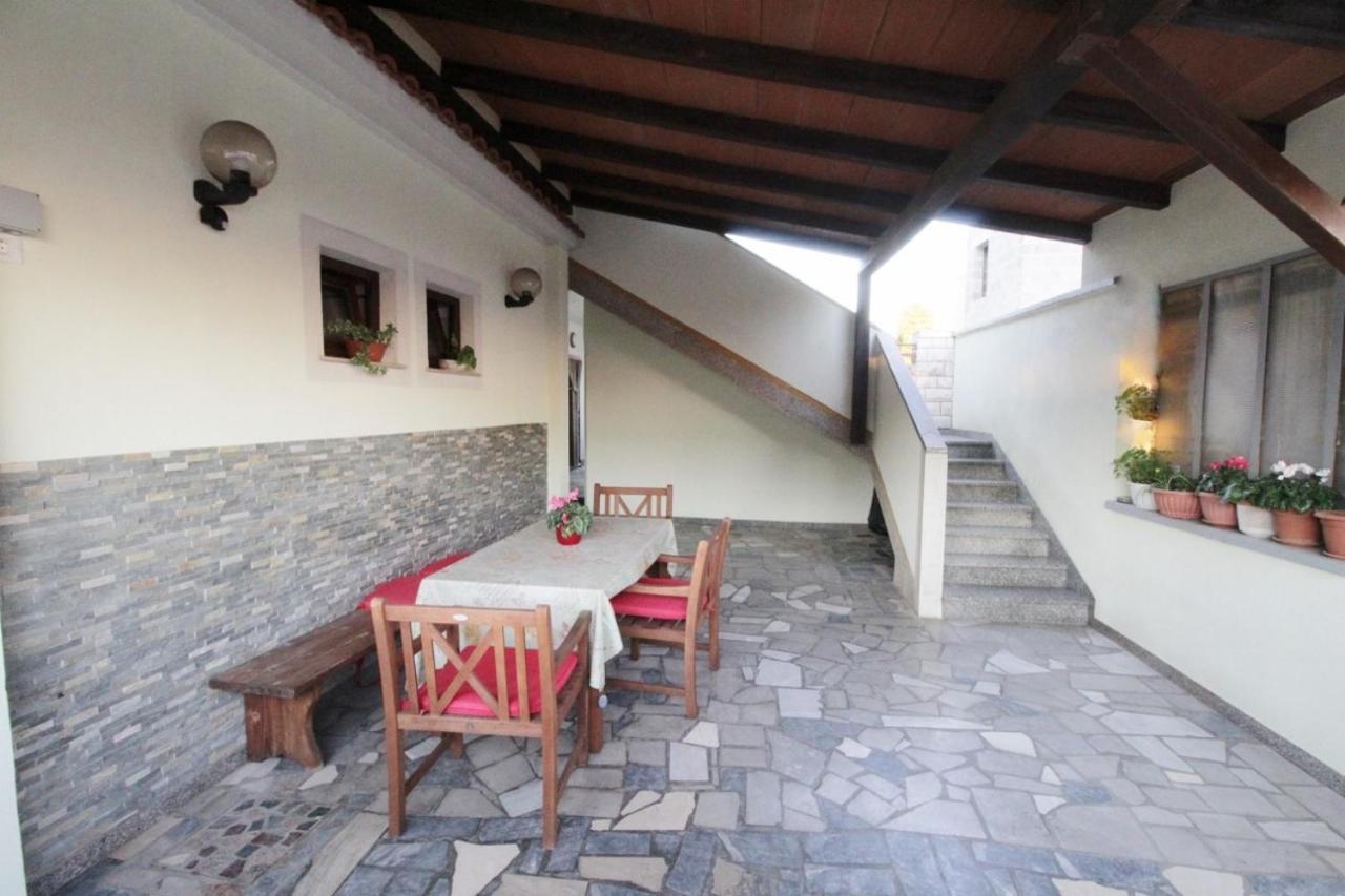Apartments Zambratija With Sea View Kültér fotó