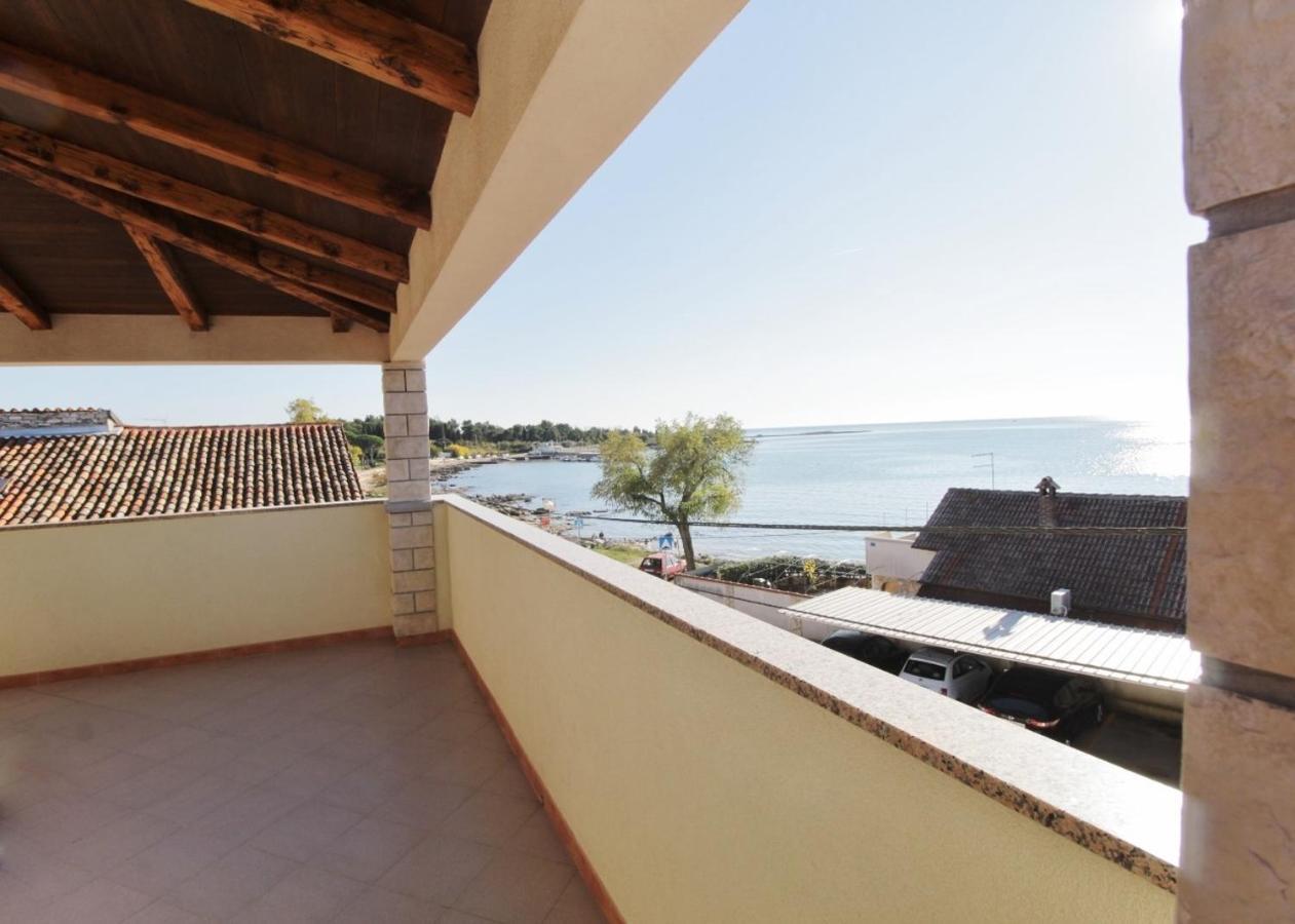 Apartments Zambratija With Sea View Kültér fotó