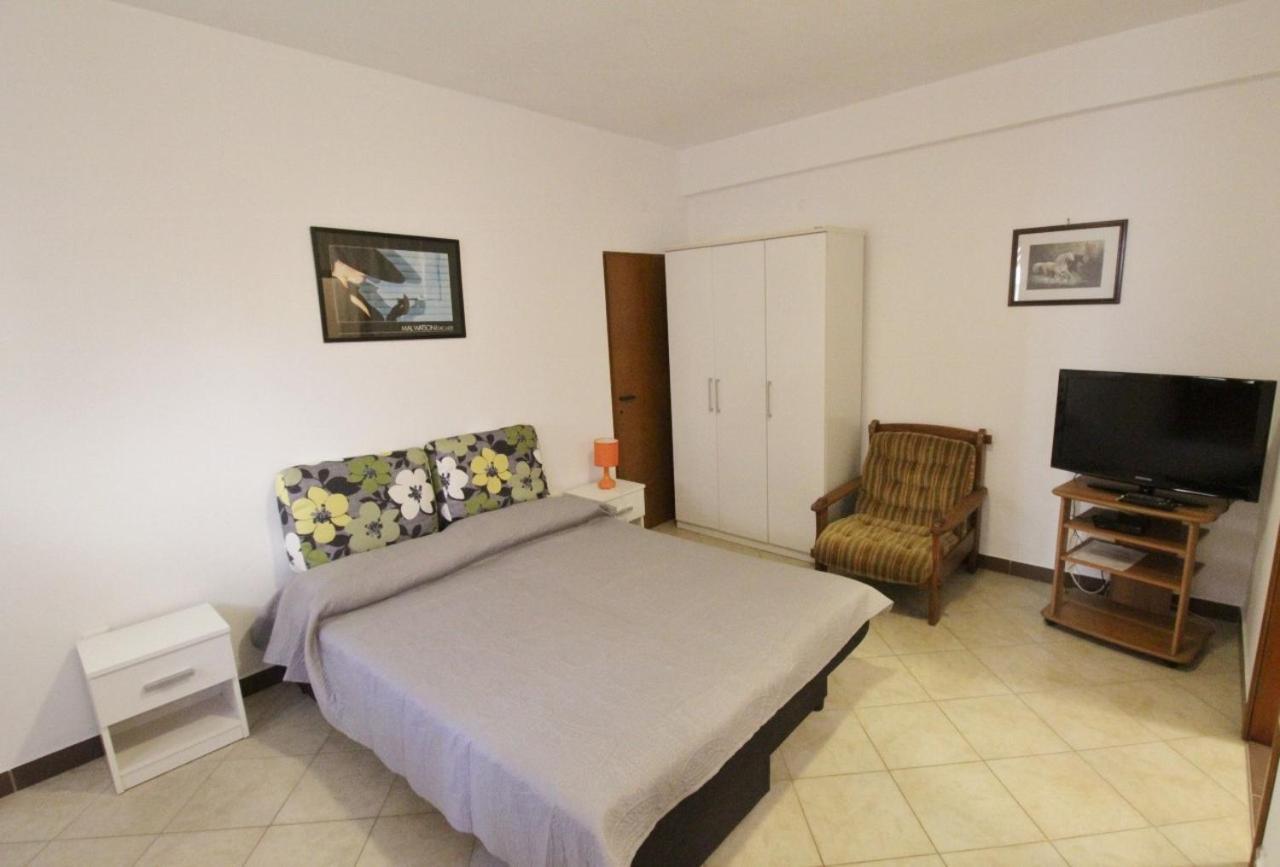 Apartments Zambratija With Sea View Kültér fotó