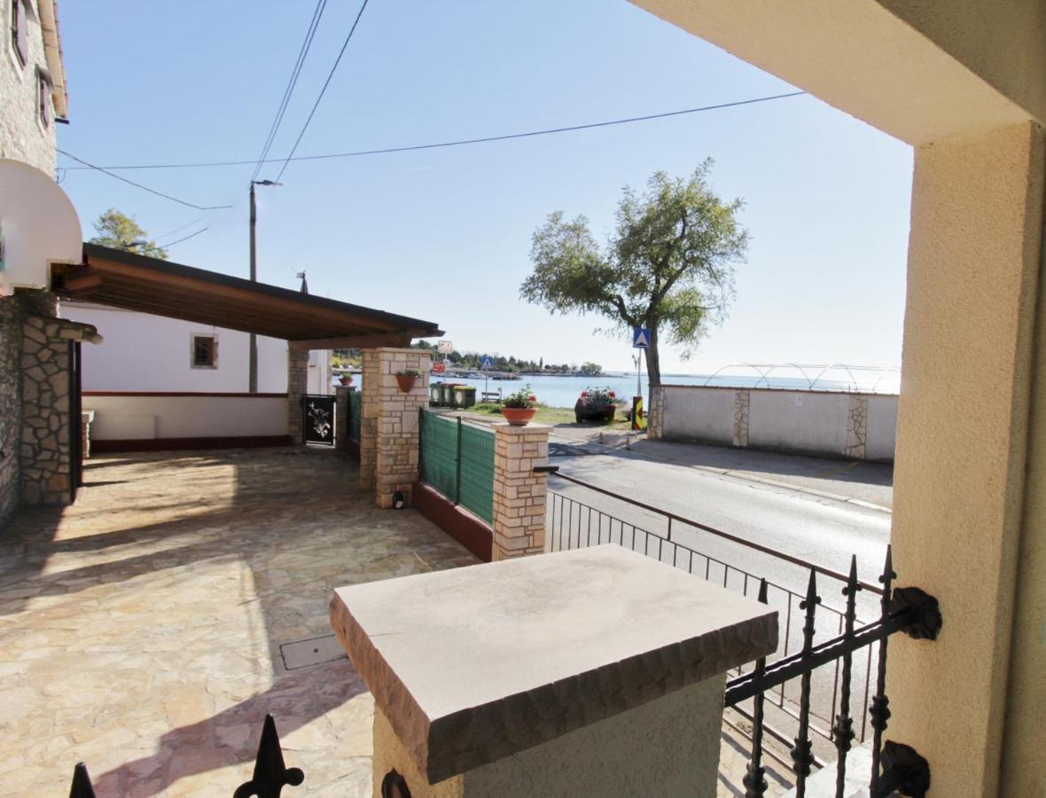 Apartments Zambratija With Sea View Kültér fotó